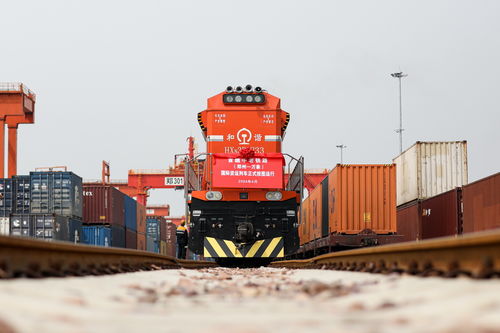 首趟中老鐵路 鄭州 萬象 國際貨運列車按圖運行