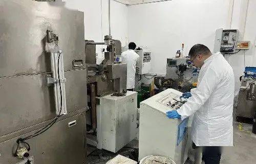 江岸這家科技企業研發國內頂尖電磁屏蔽石墨烯膜